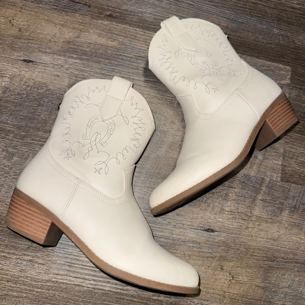Madden NYC Girls Size 4 Cowgirl Boots Ivory White Western Embroidered Zip Boots